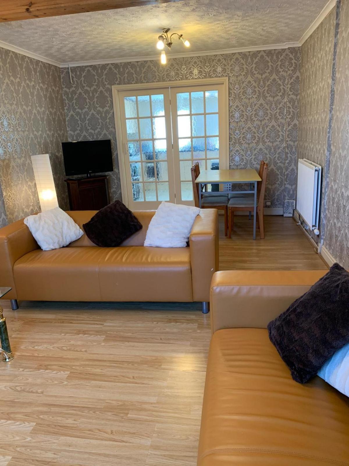 Room Only Guest Accommodation, Guest House Self Catering Бангор Екстер'єр фото