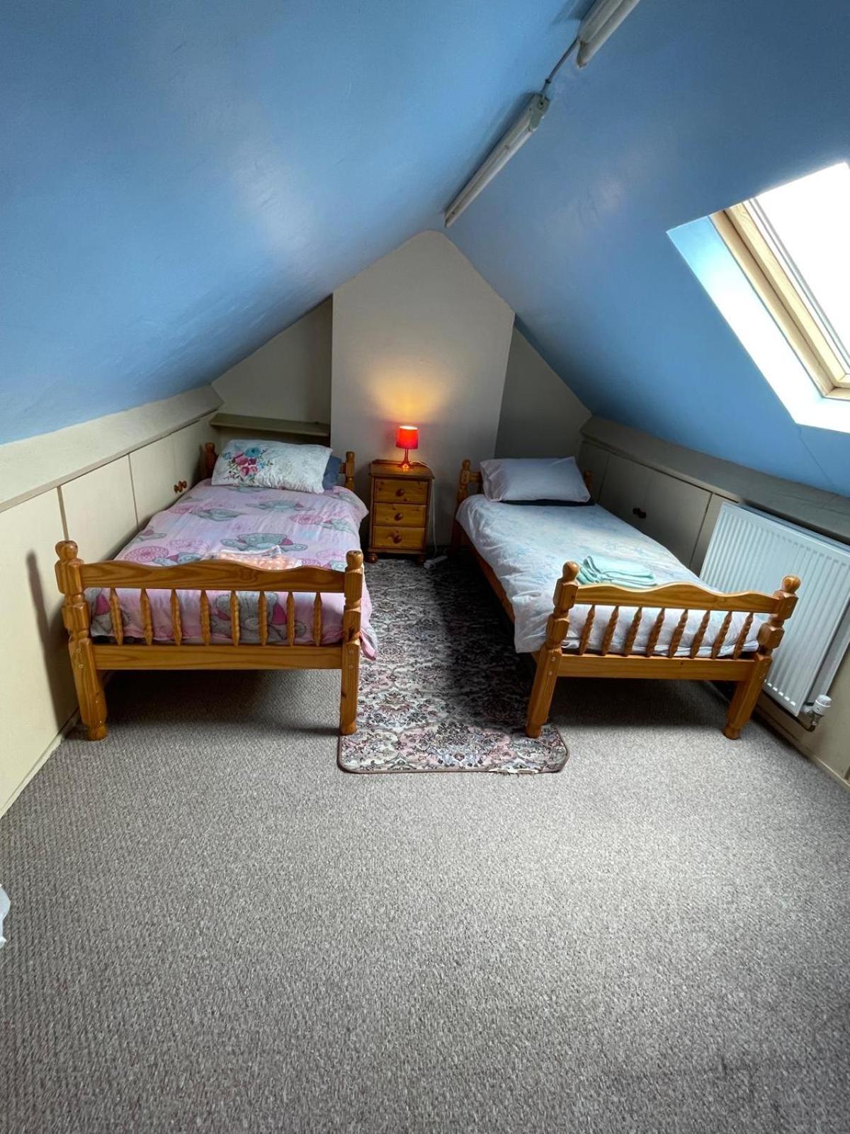 Room Only Guest Accommodation, Guest House Self Catering Бангор Екстер'єр фото