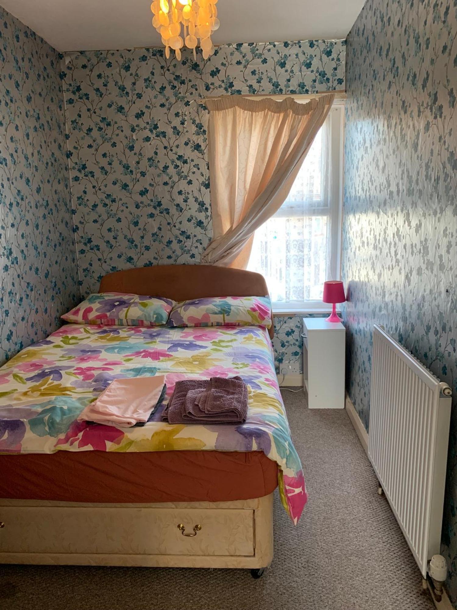 Room Only Guest Accommodation, Guest House Self Catering Бангор Екстер'єр фото